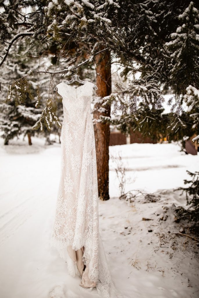 Estes Park Wedding Venues, Colorado Wedding Venues, Estes Park Colorado Wedding, Estes Park Wedding, Estes Park Wedding Rocky Mountain National, Estes Park Wedding Winter, Colorado Wedding Photographer, Estes Park Wedding Photographer, Places to get married in Estes Park, Colorado Mountain Wedding, Denver Wedding Photographer, Denver wedding, Wedding Photographer in Estes Park, Rocky Mountain National Park Wedding, Rocky Mountain National Park Wedding Photographer, YMCA Estes Park Wedding