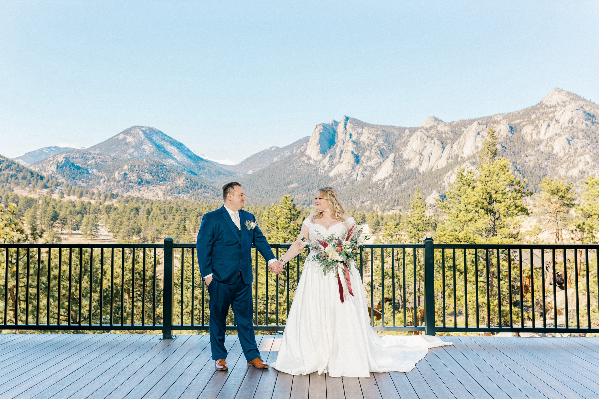 Estes Park Black Canyon Inn wedding photographed by Taylor Nicole Photography